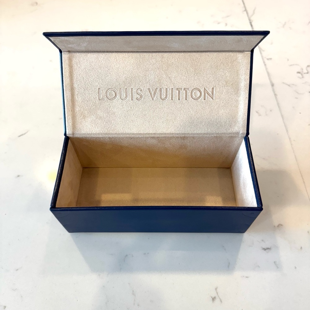 Louis Vuitton 🔶Navy and Beige Box 🔹